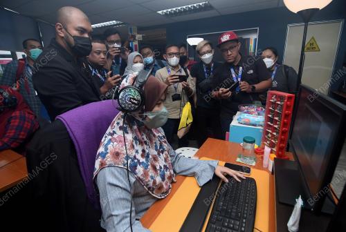 TAKLIMAT DAN LAWATAN ISWAMI