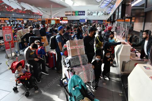 TINJAUAN WARGA KOTA PULANG KE KAMPUNG HALAMAN