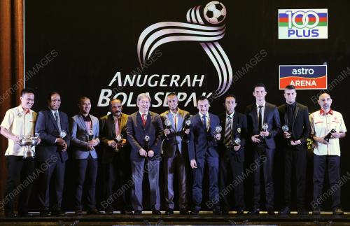 SG08_30112013_ANUGERAH_BOLA