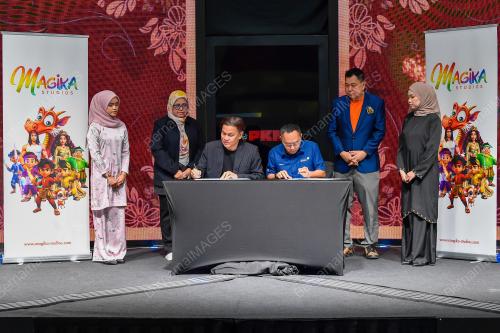 MOU LANDASAN LUMAYAN SDN BHD DENGAN KRU ENTERTAINMENT
