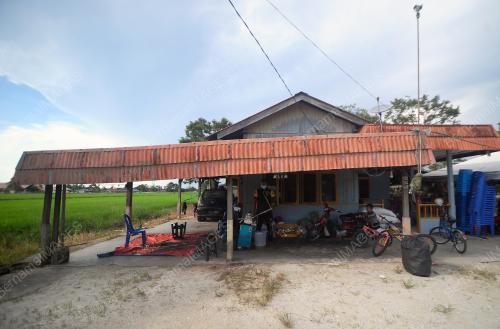 TINJAUAN PENIAGA AIR TEBU SEBELUM SEKATAN PERGERKAN PENUH