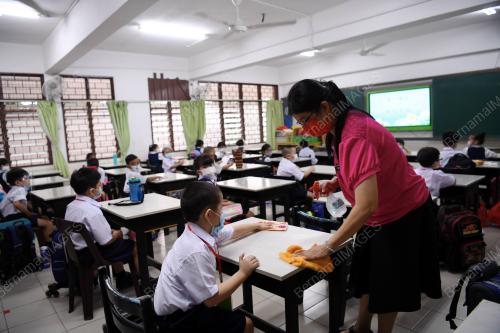 PEMBUKAAN SESI PERSEKOLAHAN