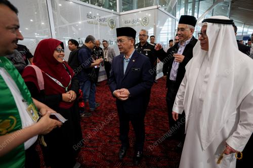 DATUK DR MOHD NA'IM MOKHTAR