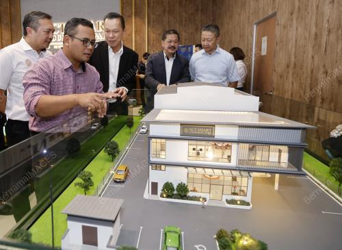 DATUK SERI AMIRUDIN SHARI