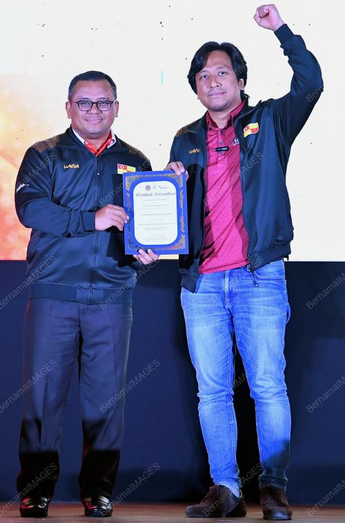 DATUK SERI AMIRUDIN SHARI