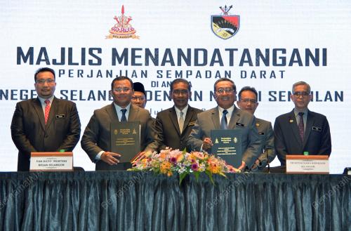 DATUK SERI TAKIYUDDIN HASSAN
