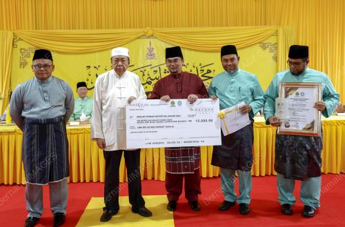 SULTAN SHARAFUDDIN IDRIS SHAH