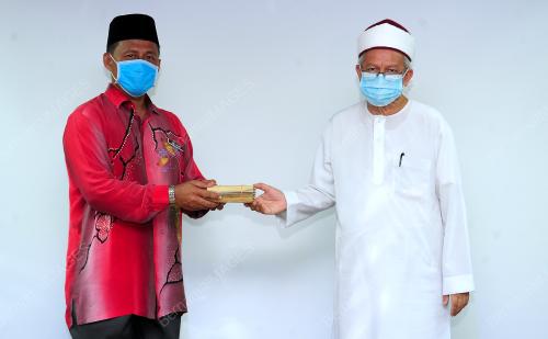 SENATOR DATUK DR ZULKIFLI MOHAMAD AL-BAKRI