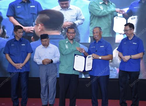 TAN SRI MUHYIDDIN YASSIN