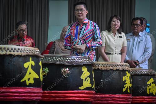 WONG KAH WOH