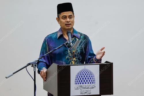 DR MOHAMMAD FAHMI NGAH