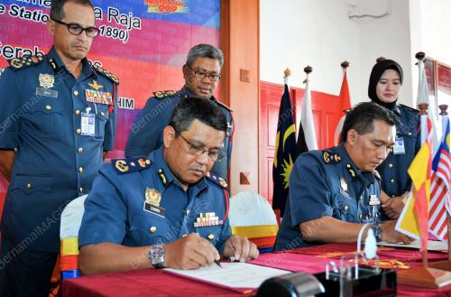 SG09_09122015_BOMBA