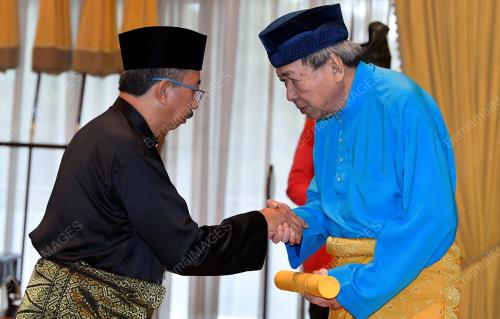 SULTAN SHARAFUDDIN IDRIS SHAH