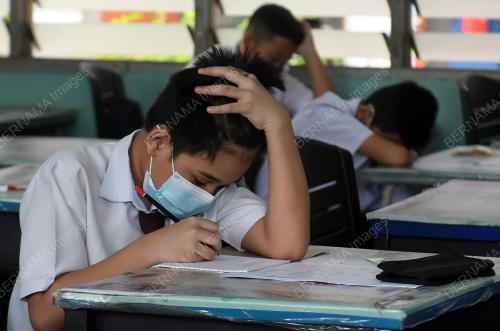 TINJAUAN SESI PERSEKOLAHAN PENGGAL KETIGA 2021/2022