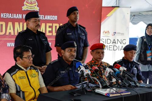 DATUK HUSSEIN OMAR KHAN