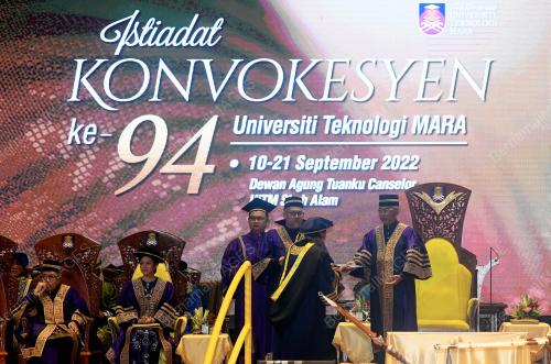 AL-SULTAN ABDULLAH RI'AYATUDDIN AL-MUSTAFA BILLAH SHAH