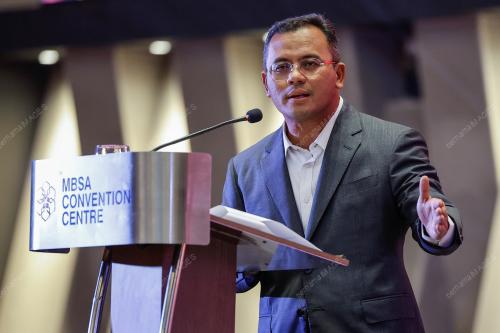 DATUK SERI AMIRUDIN SHARI