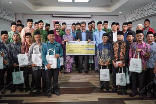 DATUK MOHD SHAHZIHAN AHMAD