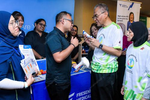 DATUK SERI DR DZULKEFLY AHMAD