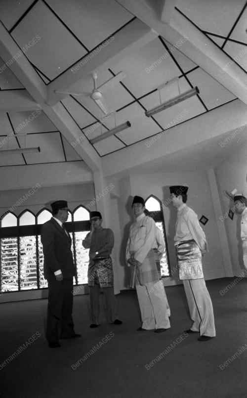 SG09_13032015_SULTAN_BAKTI