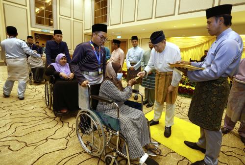SULTAN SHARAFUDDIN IDRIS SHAH