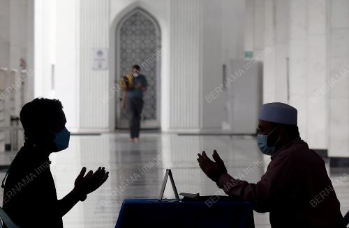 TINJAUAN PEMBAYARAN ZAKAT FITRAH