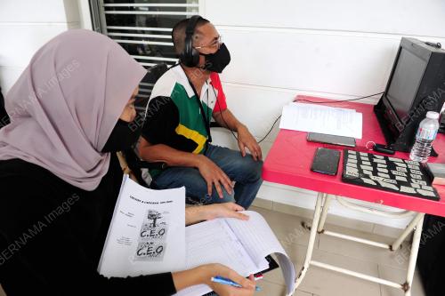 AKTIVITI INDUSTRI KREATIF BEROPERASI DALAM FASA 2 PPN
