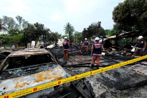 SG09_13122017_EMPAT_TERBAKAR