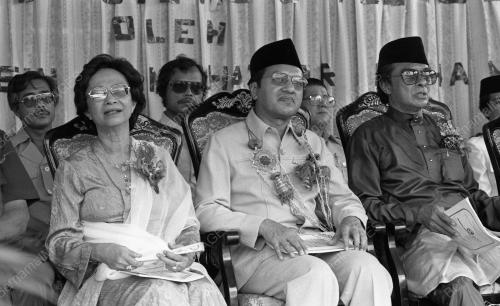 SG09_14012015_PM_BANGUNAN_UMNO