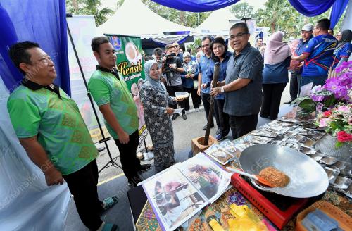 DATUK AARON AGO DAGANG