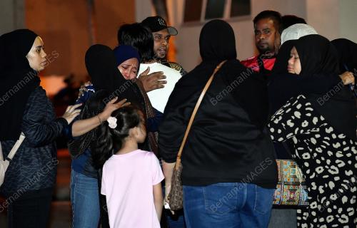 JENAZAH NIDZA AFHAM TIBA DI UNIT FORENSIK HOSPITAL SHAH ALAM