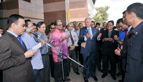 DATUK SERI MOHD NAJIB TUN ABDUL RAZAK