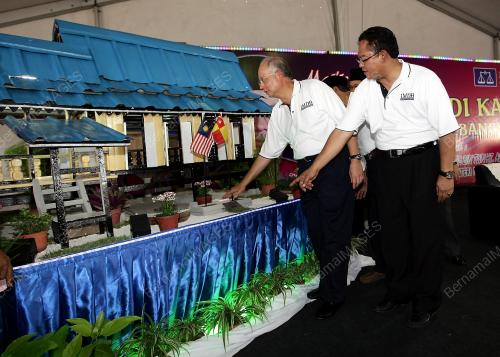 MOHD NAJIB TUN RAZAK