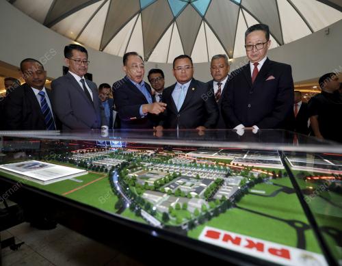 DATUK SERI AMIRUDIN SHARI