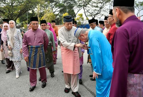 SULTAN SELANGOR SULTAN SHARAFUDDIN IDRIS SHAH