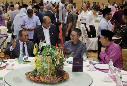 DATUK SERI AMIRUDIN SHARI