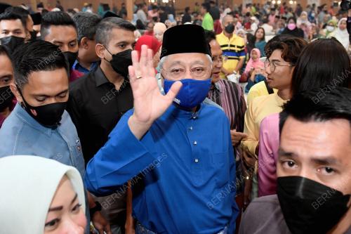 DATUK SERI ISMAIL SABRI YAACOB