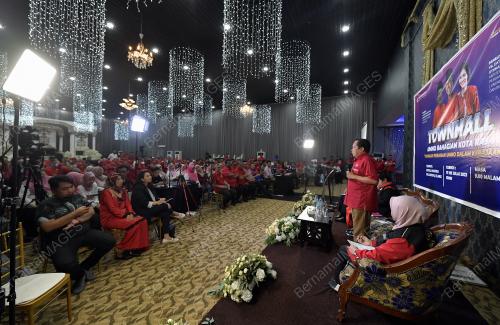 PROGRAM SESI TOWN HALL UMNO BAHAGIAN KOTA RAJA