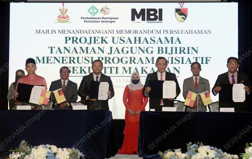 MAJLIS MENANDATANGANI MOU SELANGOR & NEGERI SEMBILAN