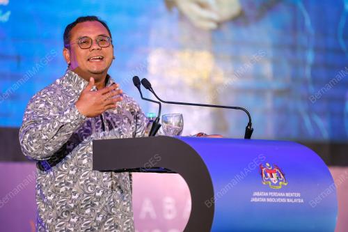 DATUK SERI AMIRUDIN SHARI