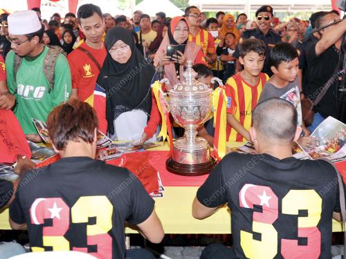 SG09_18122015_PIALA