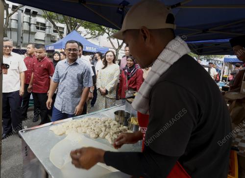 DATUK SERI AMIRUDIN SHARI