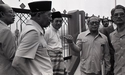 MAHATHIR MOHAMAD