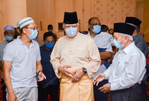 TUN DR MOHD KHALIL YAAKOB