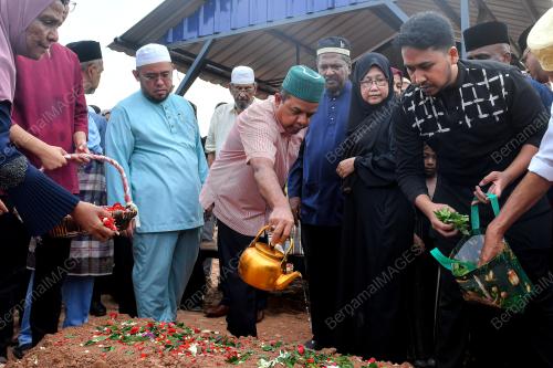 TAN SRI AYOB KHAN MYDIN PITCHAY