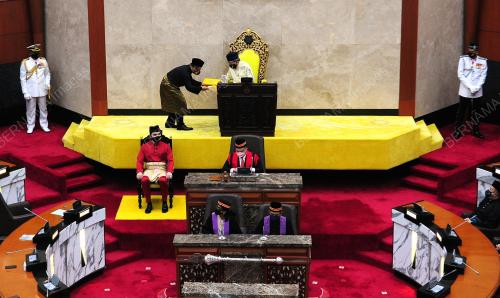 SULTAN SHARAFUDDIN IDRIS SHAH