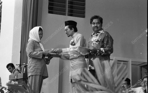 SG09_23102015_ANWAR_AGASIA