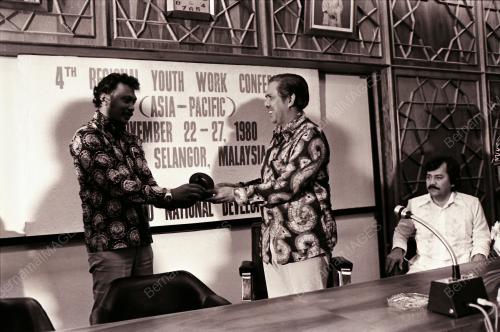 TENGKU AHMAD RITHAUDDEEN TENGKU ISMAIL