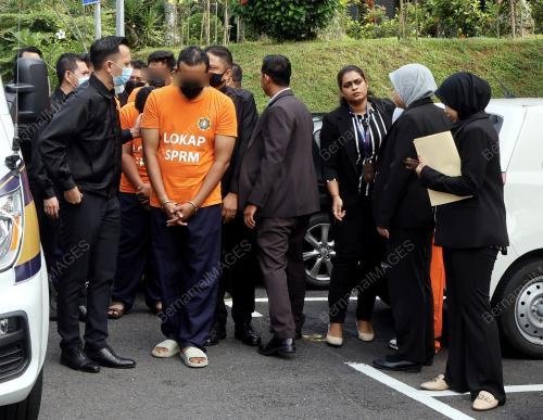 MAHKAMAH SHAH ALAM