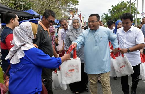 DATUK SERI AMIRUDIN SHARI